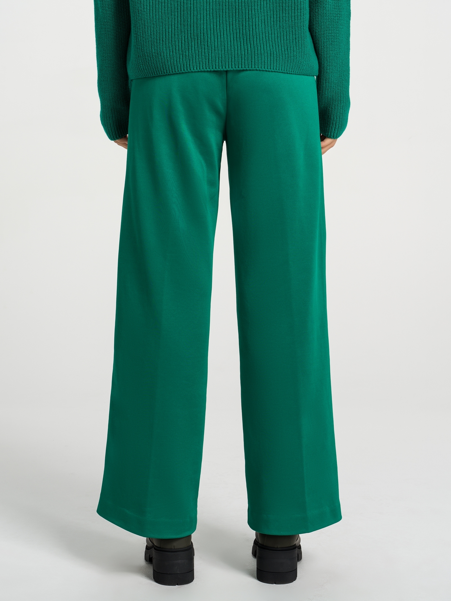 SMART TRACKSUIT BOTTOMS WITH RECYCLED MATERIALS AxentBox