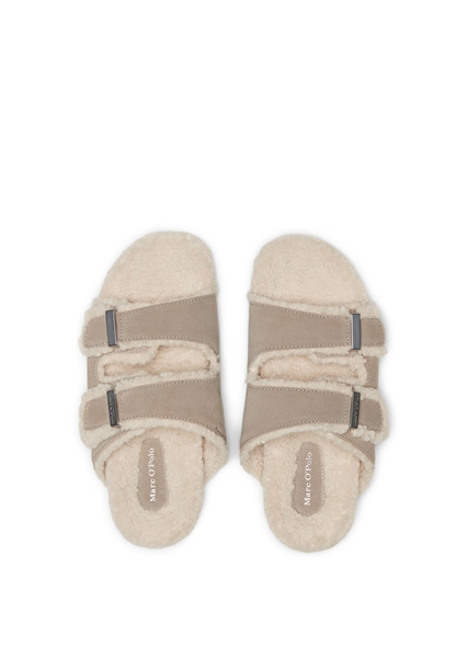 Picture of Slippers with fluffy warm lining