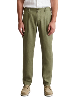 Picture of Linen pants model Osby jogger pleats with elastic waistband