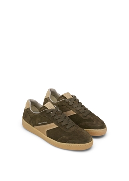 Picture of Court sneaker made from soft suede