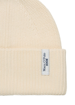 Picture of DfC knitted hat made from compact cotton yarn