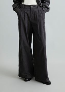 Picture of Wide-Leg Pleated Corduroy Pants Made from organic cotton