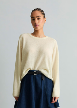 Picture of Oversized sweater made from bouclé yarn